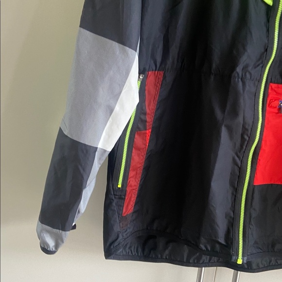 Nike Running Run Wild Pack Windrunner Jacket - Picture 10 of 16